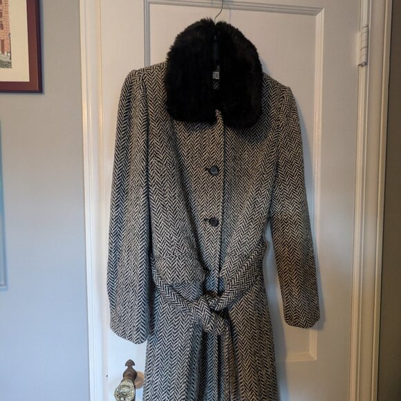 Women knee leght Ann Taylor Loft herringbone coat-Size 6 - Picture 2 of 5